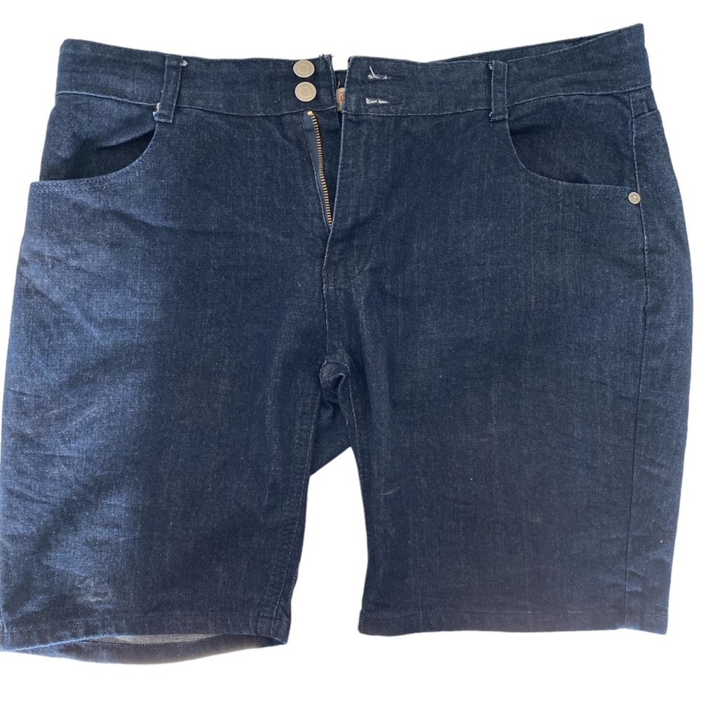 Conga Women's 4 Pockets Short Pants Jeans Size 14 with Double Closure EUC